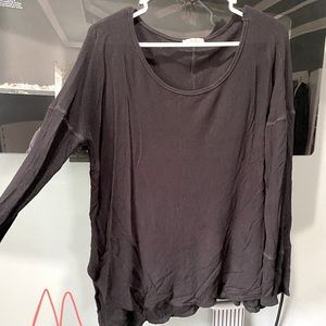 Lightweight women’s long sleeve
